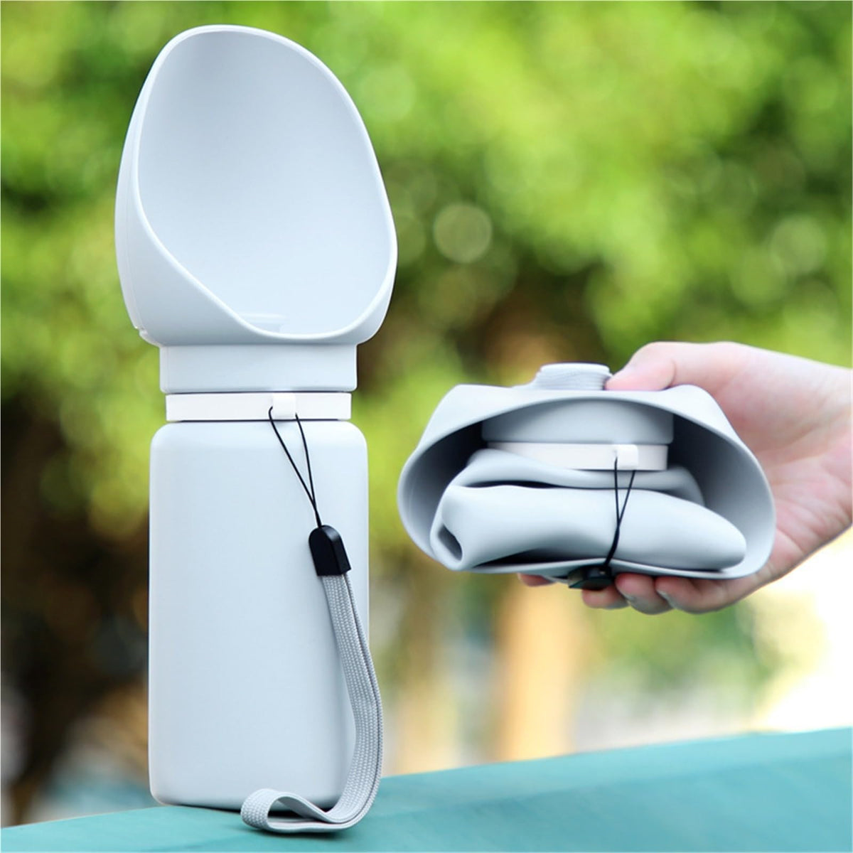 Portable Foldable Pet Water Bottle for Dogs and Cats-550ml Silicone Feeder
